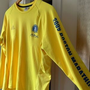 2009 Boston marathon long sleeve shirt